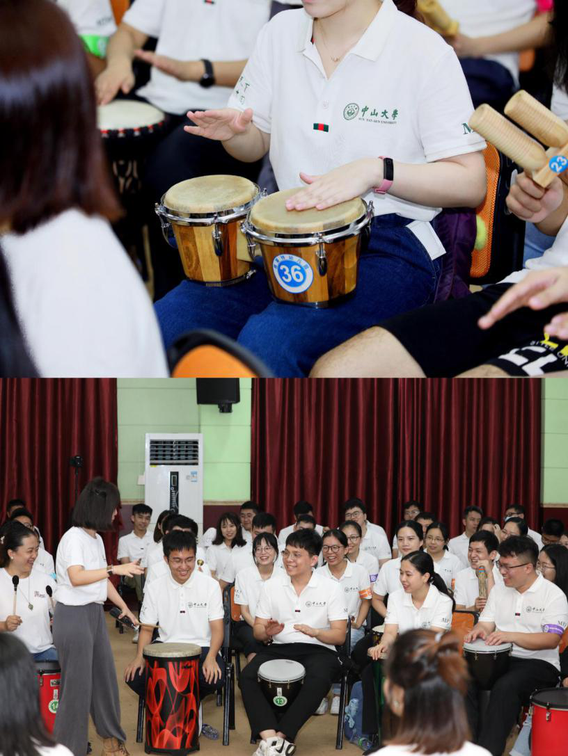 学员们在欢声笑语中认真练习